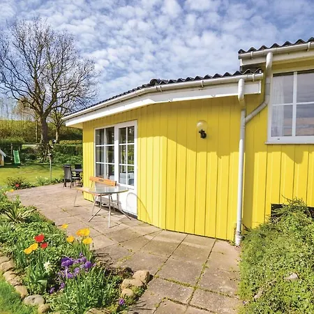 Two-bedroom In 度假居 *